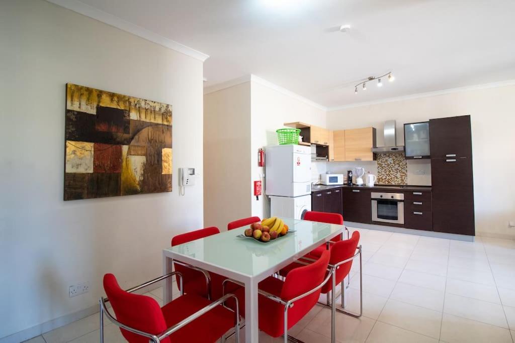 Modern Apt In The Heart Of Maltese Nightlife San Giuliano Esterno foto
