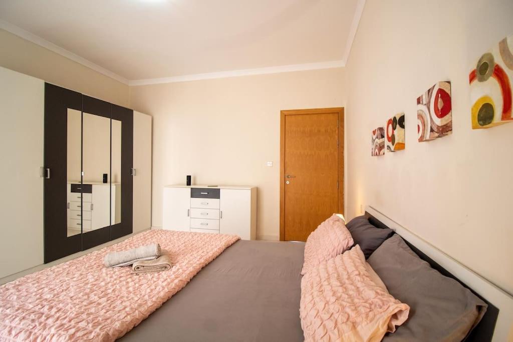 Modern Apt In The Heart Of Maltese Nightlife San Giuliano Esterno foto